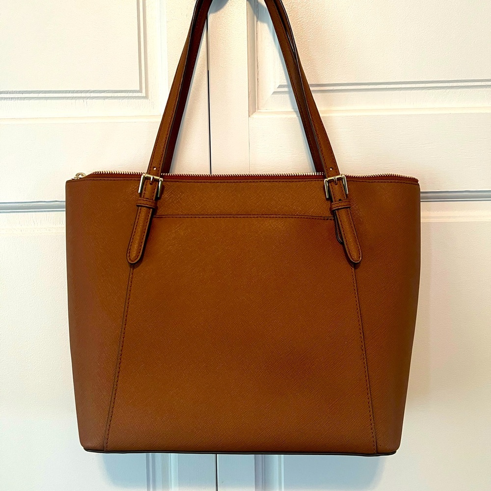 VGU condition Micheal Kors bag - Picture 5 of 6